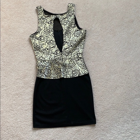 Black and Gold Rose Patterned Peplum Midi Dress - Picture 3 of 5